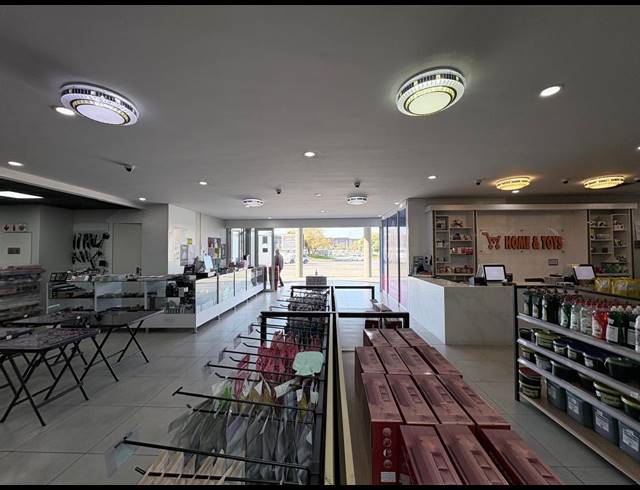 2,194M² RETAIL FOR SALE IN LONEHILL
